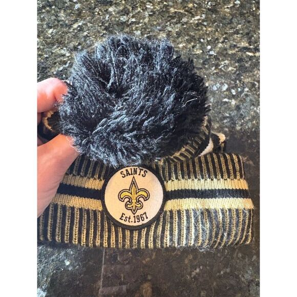 New Era New Orleans Saints Cuffed Beanie with Pom Unisex Winter Hat - Picture 3 of 6